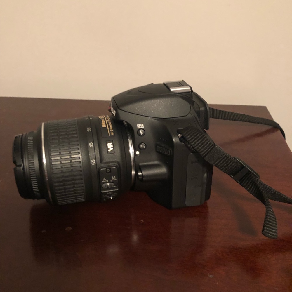 Nikon Camera - Picture 3 of 6